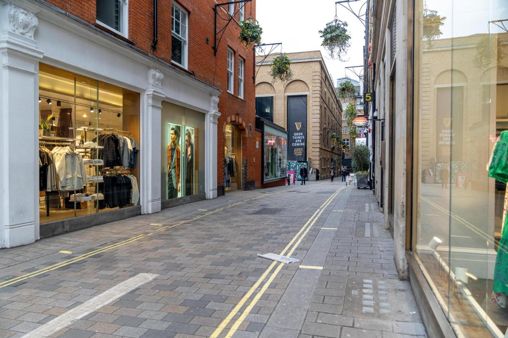 Cuthbert - Heart Of Covent Garden! * Londra
